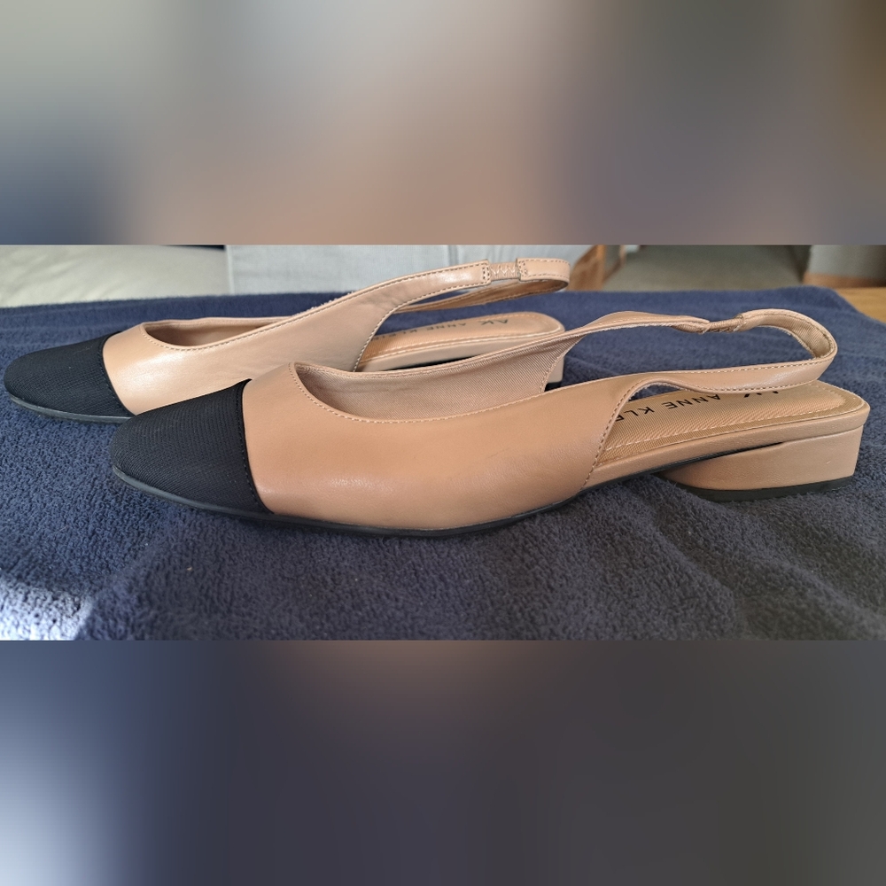 Anne Klein Tan and Black Slingback Flats